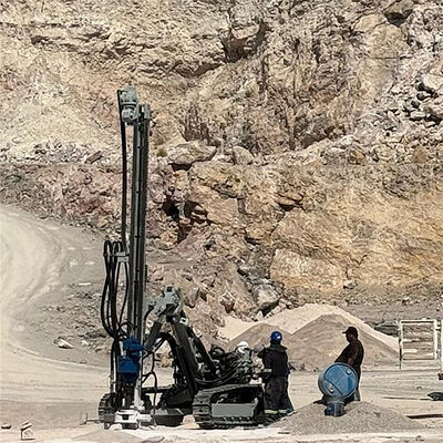 モバイルドリリングリグ ローータリーヘッド パワー 3.7kw 小型DTHドリルリグ 掘削設備